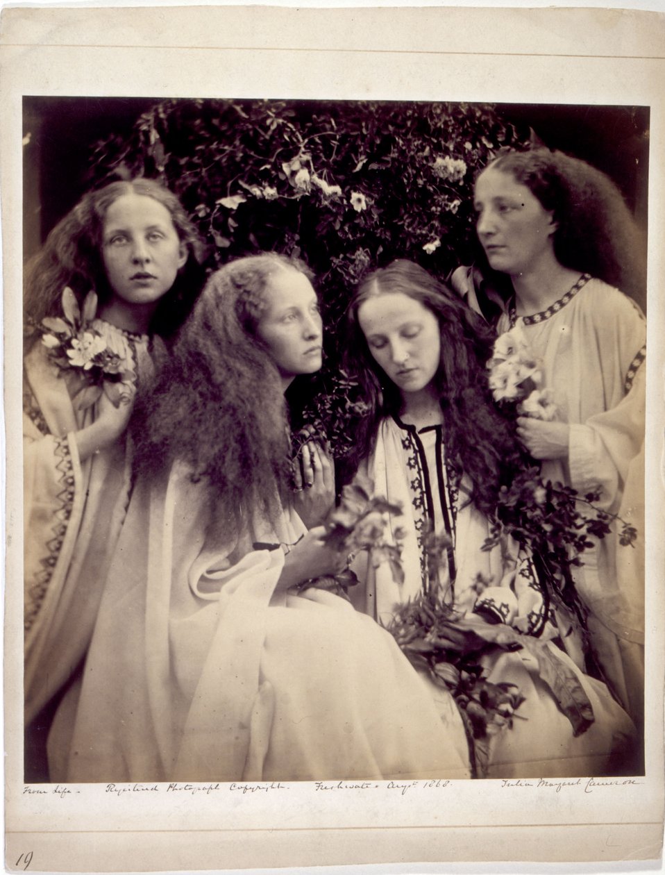 ”Flickornas rosenknoppsträdgård” - Systrarna Fraser Tytler av Julia Margaret Cameron