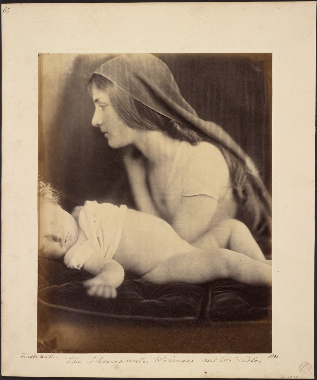 Kvinnan från Shunem och hennes döde son av Julia Margaret Cameron
