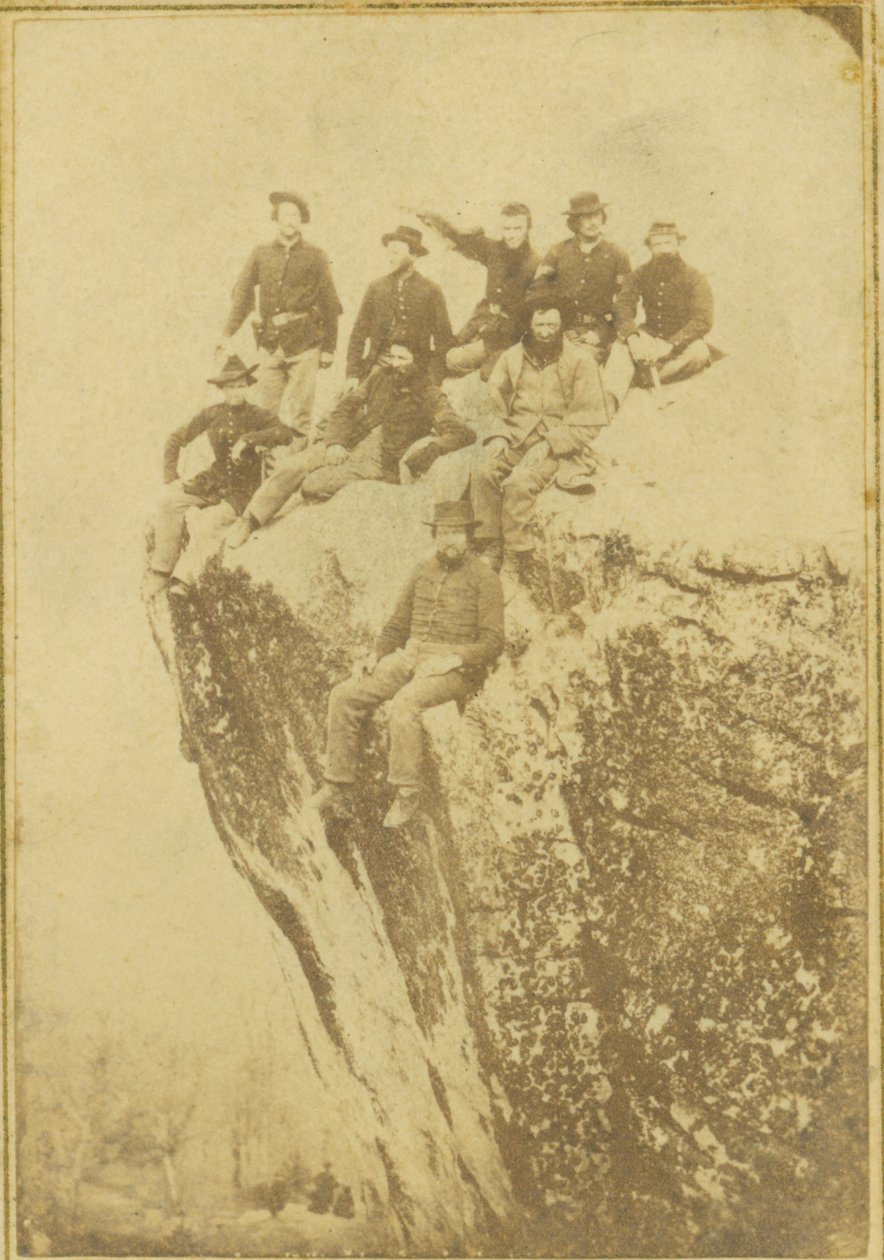 Union Soldiers seated on a cliff at Lookout Mountain av Kansas A.C. Nichols