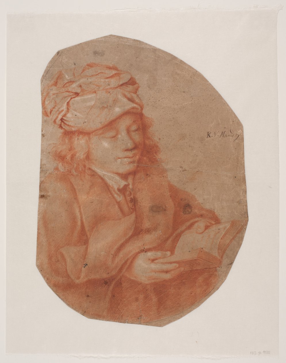 Läsande ung man med en halsduk virad runt huvudet. av Karel van III Mander