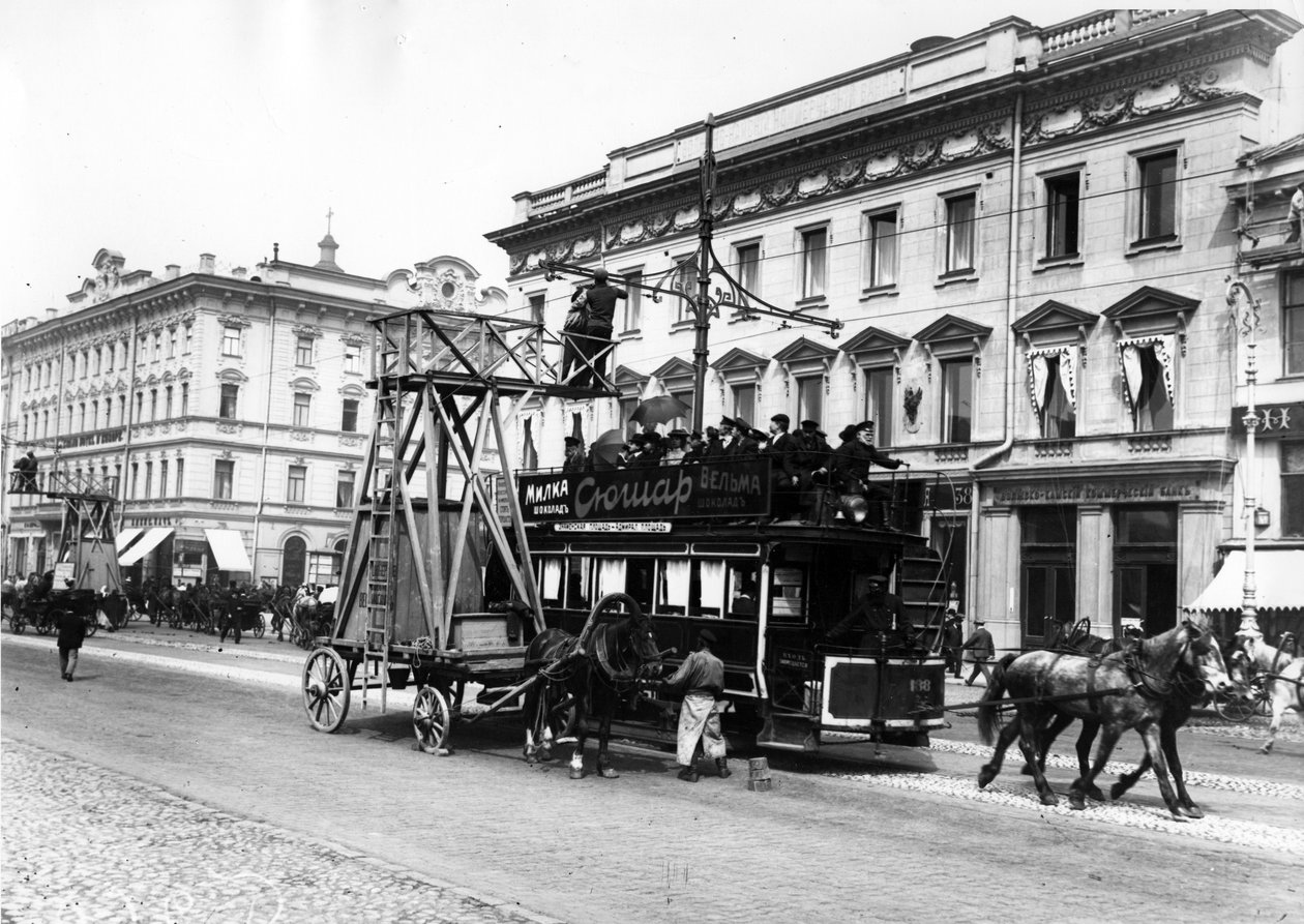 Ställningsvagn av trä för reparation av spårvagnstrådar, S:t Petersburg, 1908 av Karl Karlovich Bulla
