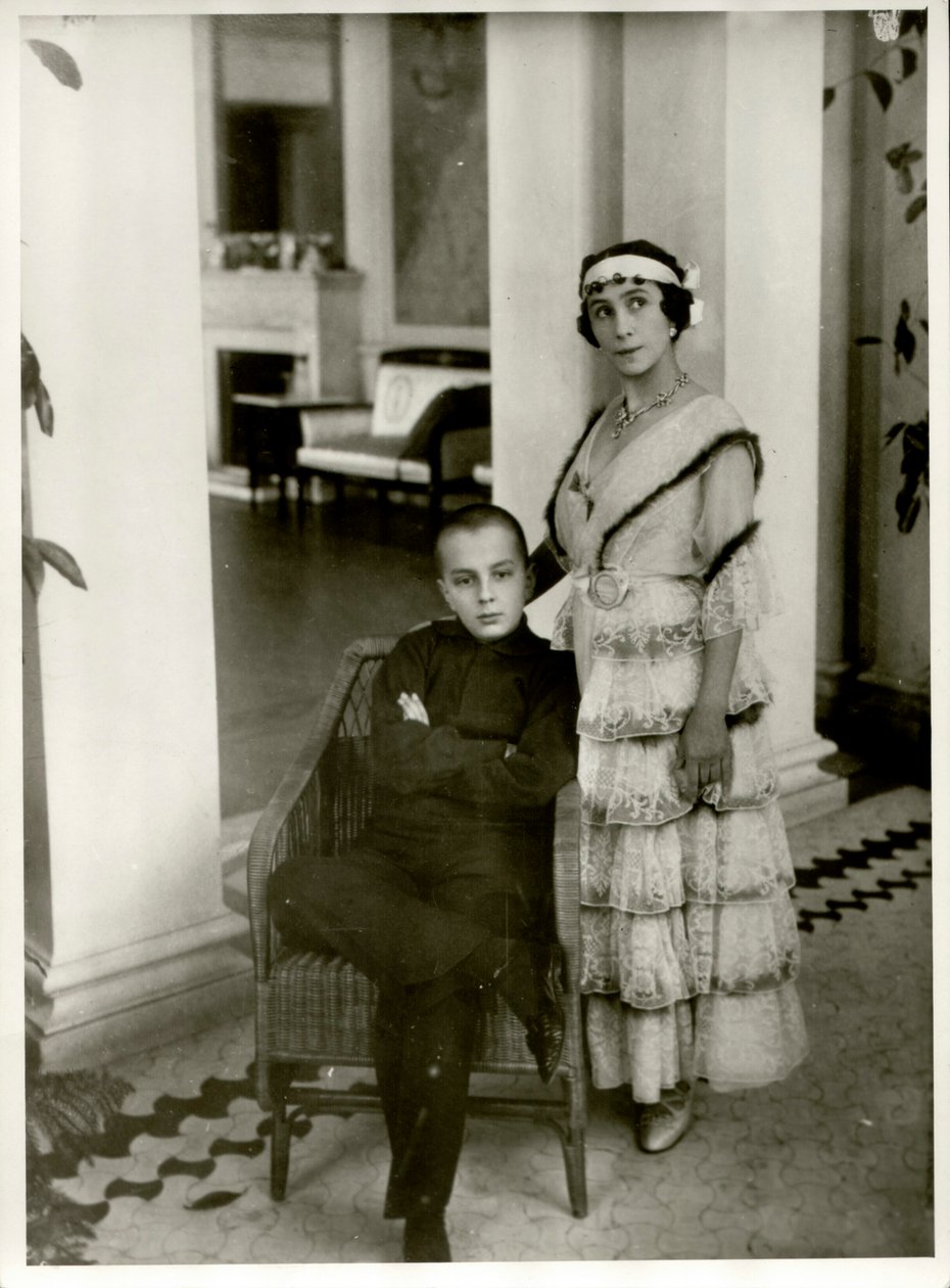Mathilde Kschessinska 1872-1971 med sin son Vladimir, 1916. av Karl Karlovich Bulla