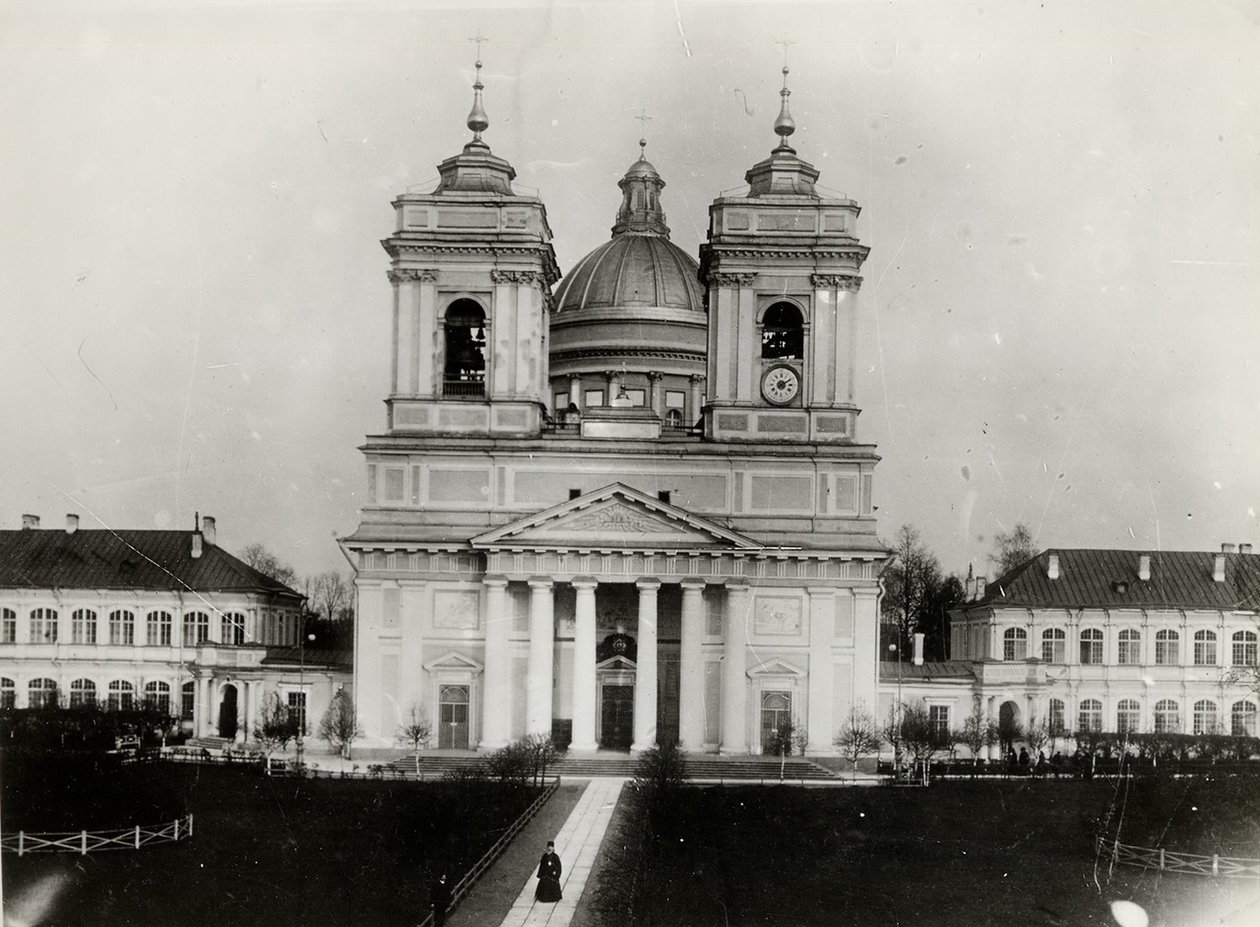 Treenighetskatedralen i Saint Alexander Nevsky Lavra i Sankt Petersburg, 1910-talet av Karl Karlovich Bulla