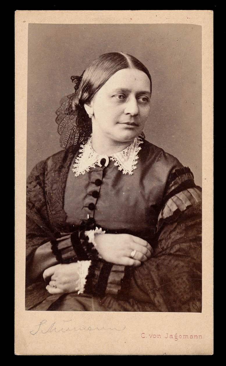 Porträtt av Clara Schumann (1819-1896), av Jagemann, Carl von (1819-1883). Albumin foto av Karl von Jagemann