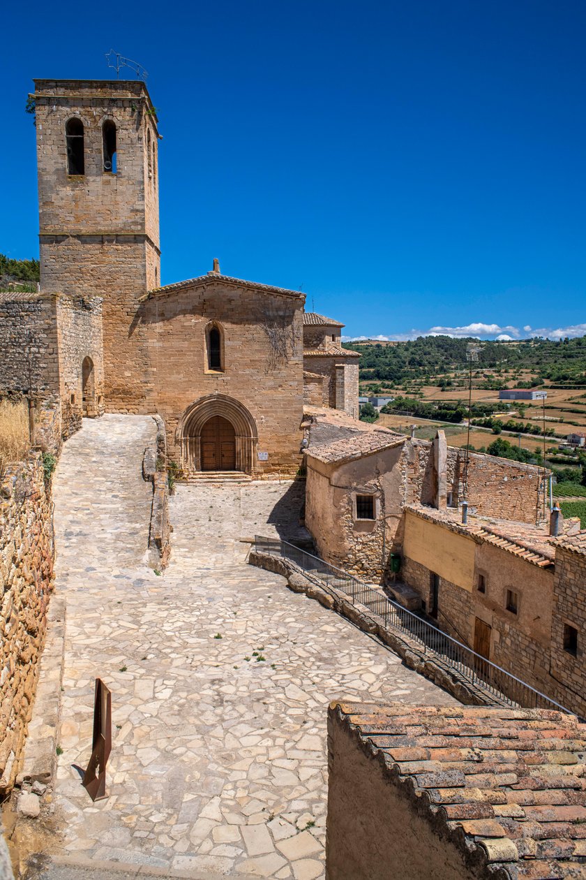 Guimerà medeltida by vid solnedgången Urgell, Lleida, 2021 (foto) av Alec Hunter