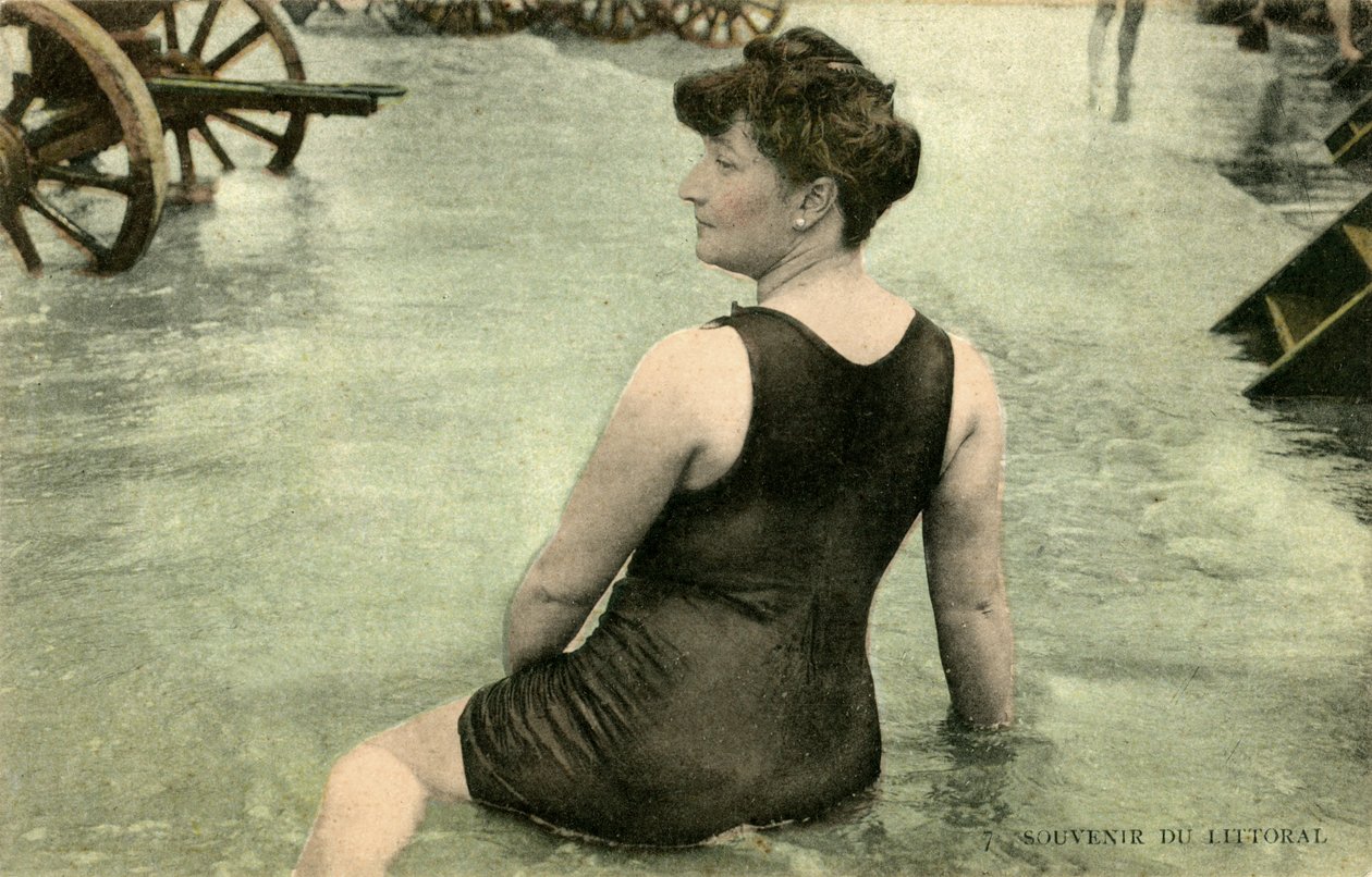 Kvinna i baddräkt, ca. tidigt 1900-tal (vykort) av Alec Hunter