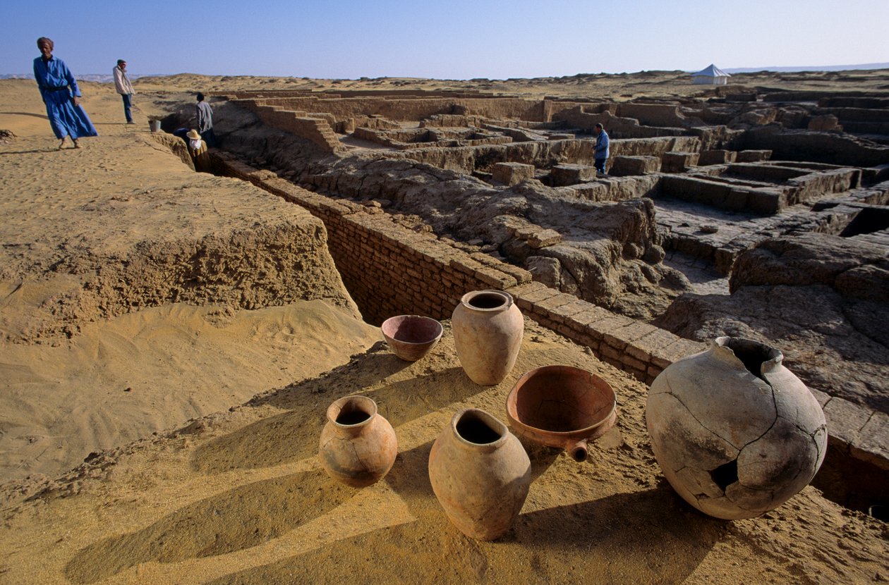 Forntida bosättning, fransk mission, Egyptens gamla rike; Dakhla Oasis; Balat; Egypten av Kenneth Garrett