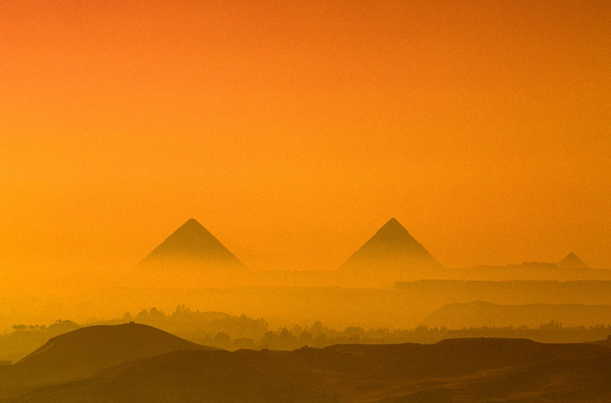 Egypten; Gamla riket; Gizaplatån; Pyramiderna i Giza; Khufu; Khafre; Menkaure av Kenneth Garrett