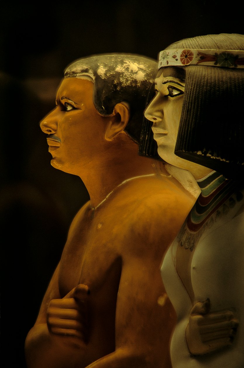 Målade kalkstensstatyer av Rahotep och Nofret, 2002 (foto) av Kenneth Garrett