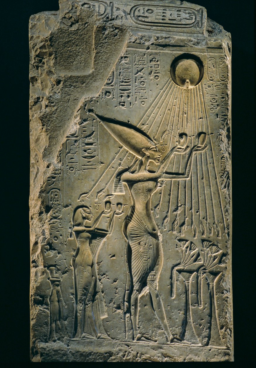 Relief av Akhenaton under Aten, balustrad, Amenhotep IV. Som farao är Akhenaten..., 2009 (foto) av Kenneth Garrett