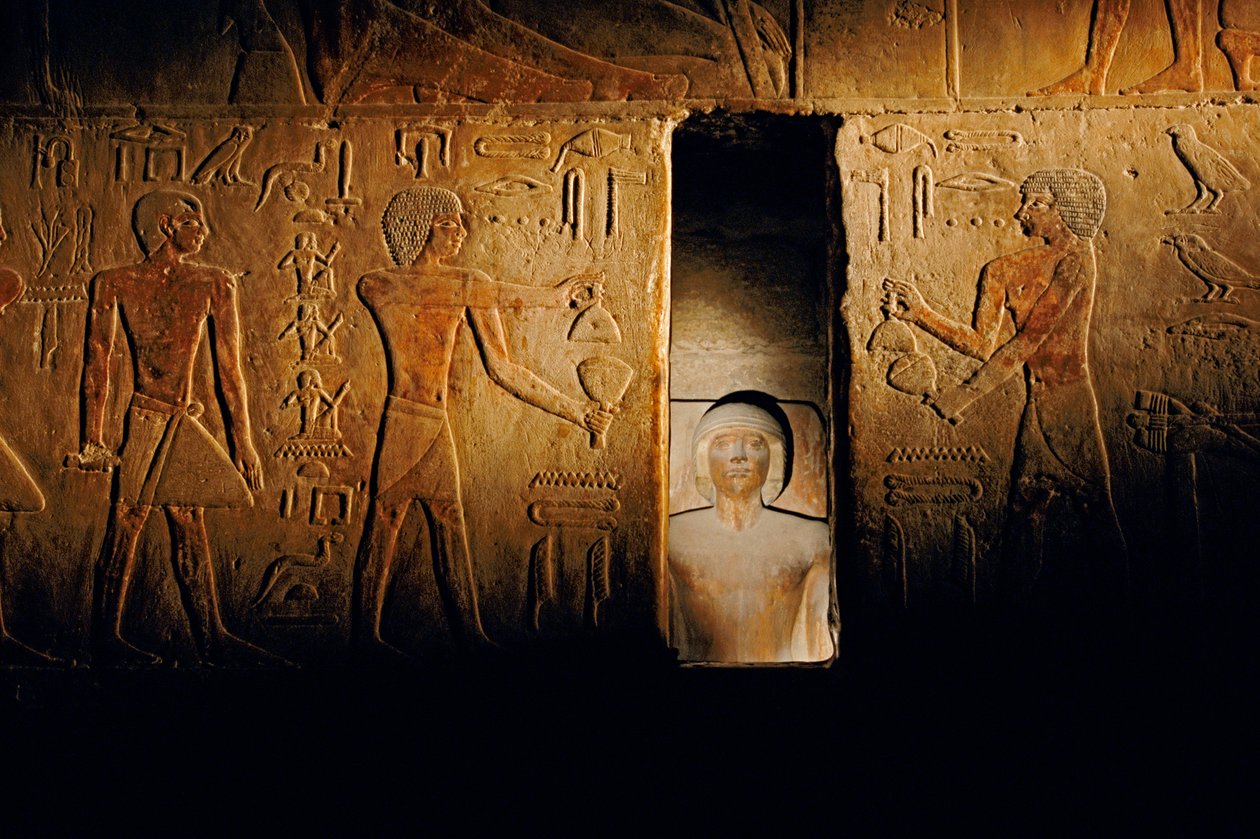 Ti:s grav; Egypten; Arkeologi; Gamla riket; Saqqara, Serdab-kammaren av Kenneth Garrett