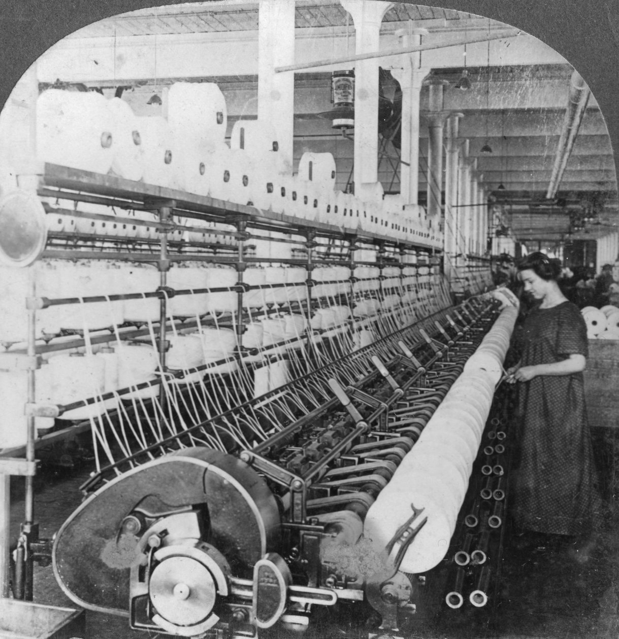 Dubbelram i ett stort yllebruk, Lawrence, Massachusetts, USA, tidigt 1900-tal av Keystone View Company
