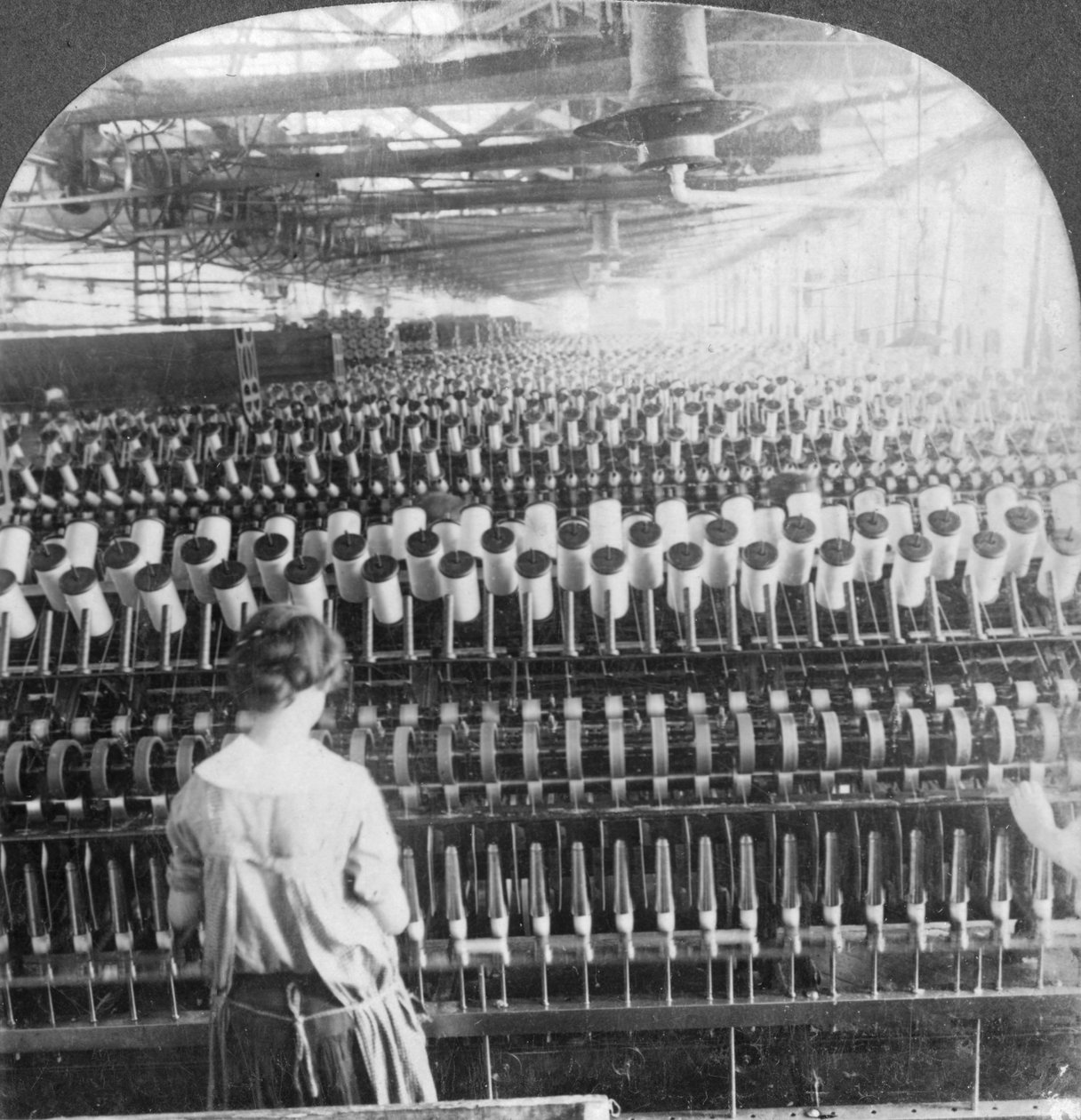 Spinning room, Philadelphia, Pennsylvania, USA, sent 1800-tal eller tidigt 1900-tal av Keystone View Company
