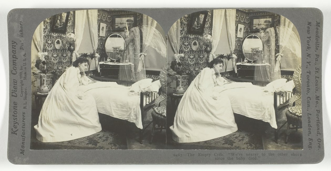 Den tomma spjälsängen. Vi är närmare den andra stranden sedan barnet dog, 1899. av Keystone View Company