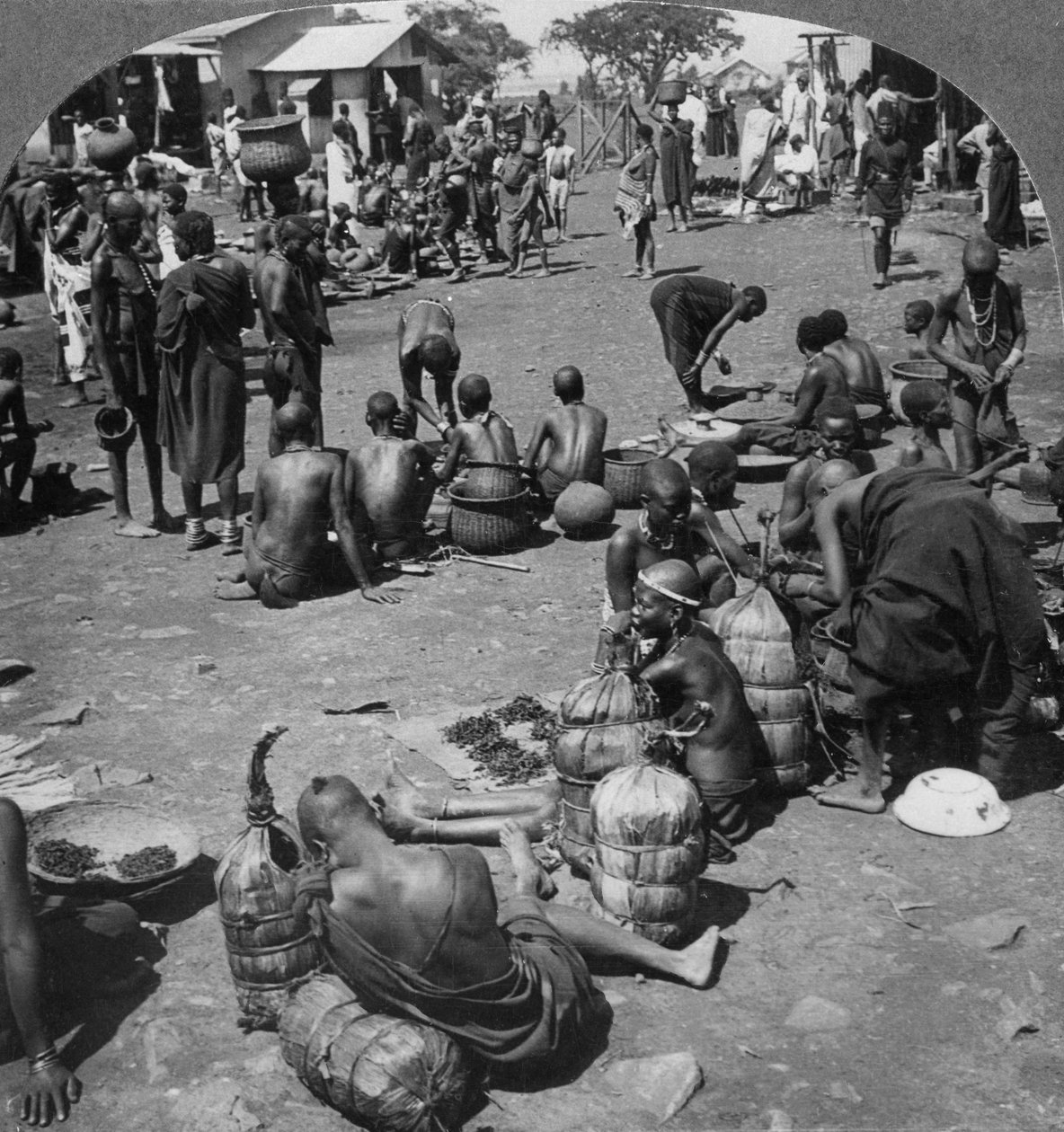 Den inhemska marknaden i Port Florence, Victoriasjön, Kenya, c1901-c1903 av Keystone View Company