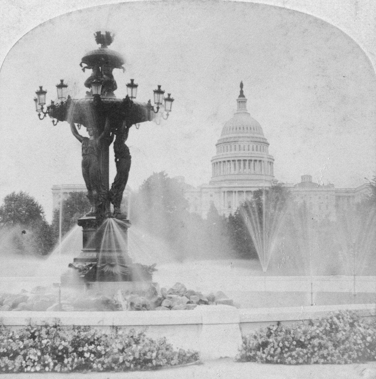 Bartholdi Fountain and the Capitol, Washington DC, USA, sent 1800- eller tidigt 1900-tal av Kilburn Brothers