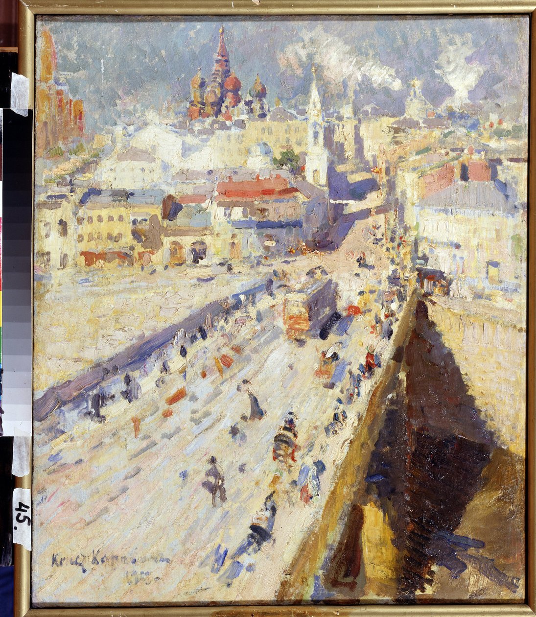 Gamla Moskva (Gamla Moskva). Utsikt över bron som leder till staden, med fasaderna på byggnaderna och kyrkornas tak, under en bländande sol. Målning av Konstantin Alexeyevich Korovin (Constantin Korovin) (1861-1939), olja på duk av Konstantin Alekseevich Korovin