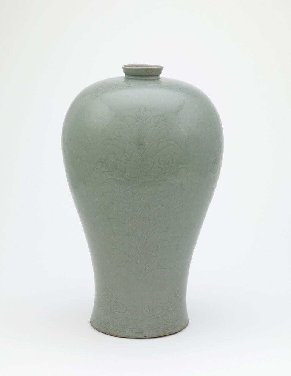 Flaska med inskuret design av fyra lotussprayer, Koryo-period, första hälften av 1100-talet (keramik) av Korean School