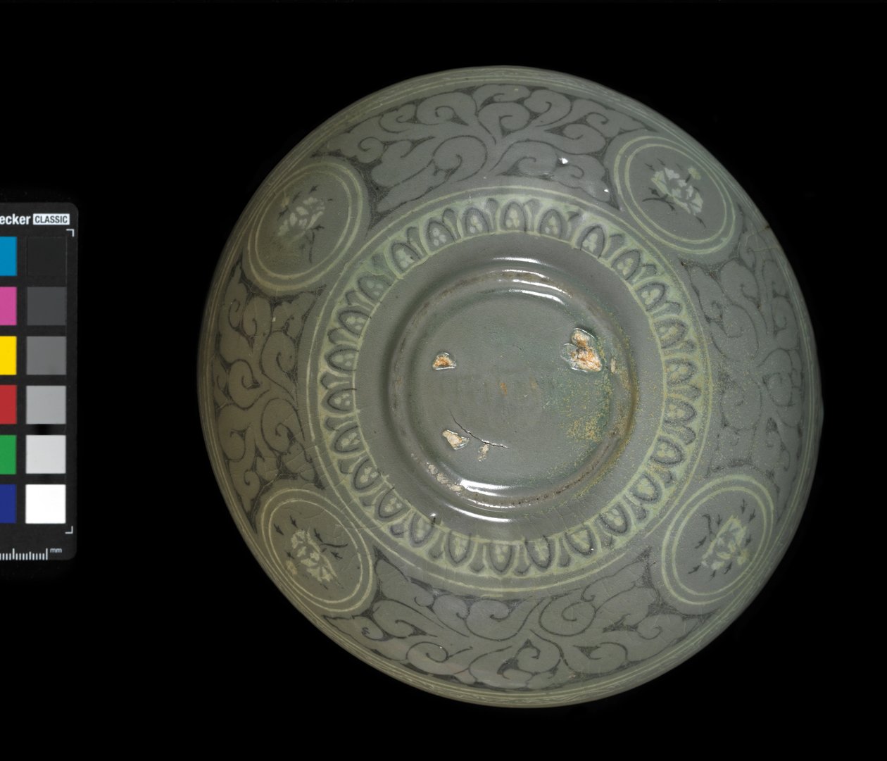 Skål med tranor och moln, c.1150-1200 (celadonglaserat stengods) av Korean School