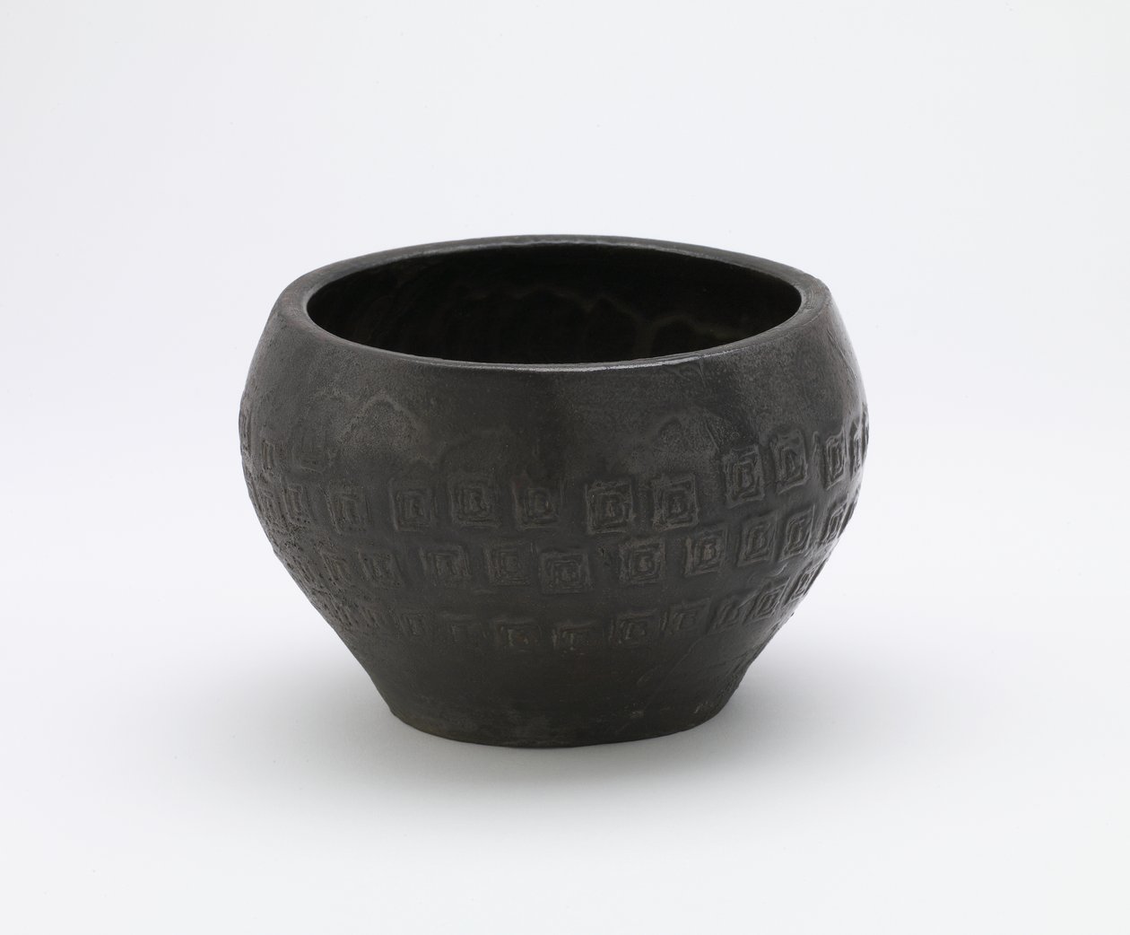 Skål med stämpelimponerade reliefdesigner, 1500-1600-tal av Korean School