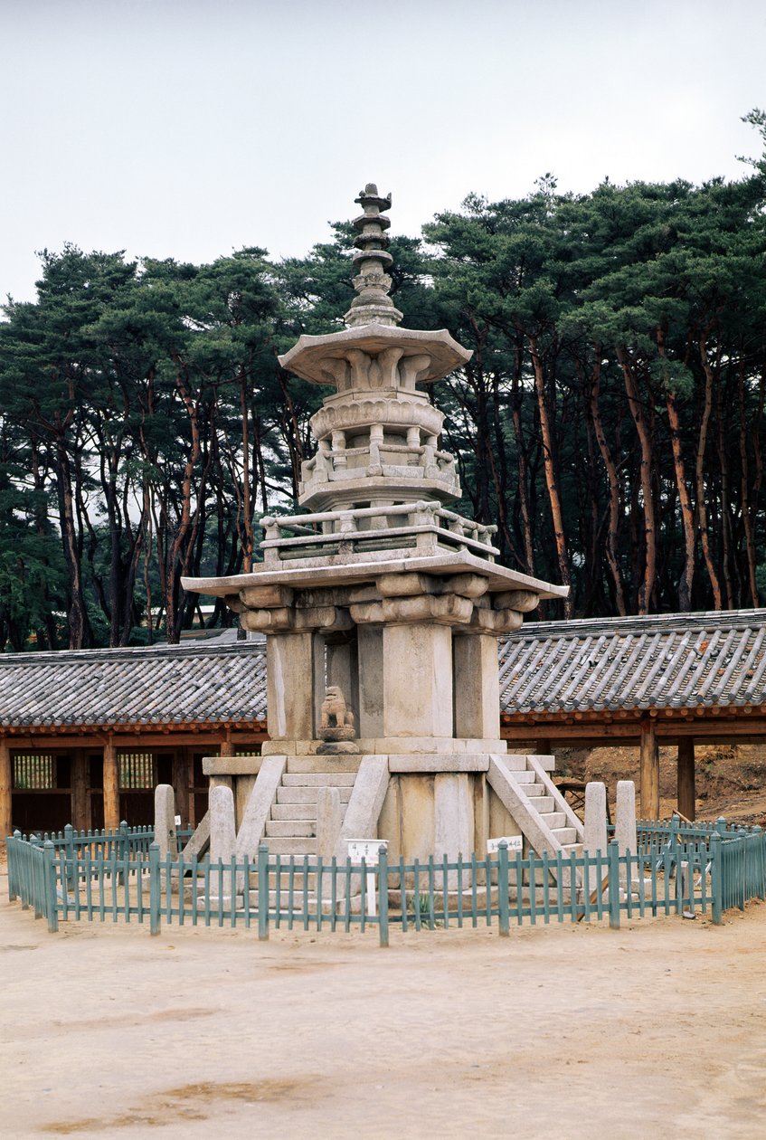 Tabo-tap (Pagoda of Prabhutaratna), en del av Pulkuk-sa tempelkomplexet, byggdes först 528, utökades 751 och återuppbyggdes efter en brand 1612-59 av Korean School
