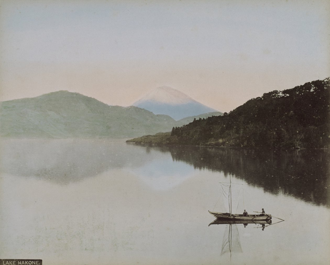 Fuji-Yama från Near Numadzu, ca 1890 (albumin silvertryck med applicerad färg) av Kusakabe Kimbei