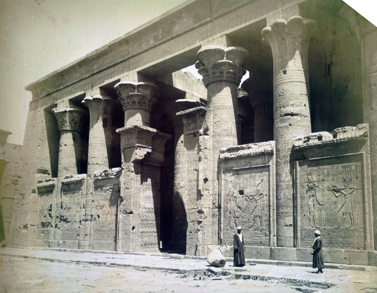 Tempelfasad, Edfu, Egypten, 1800-talet av Langaki