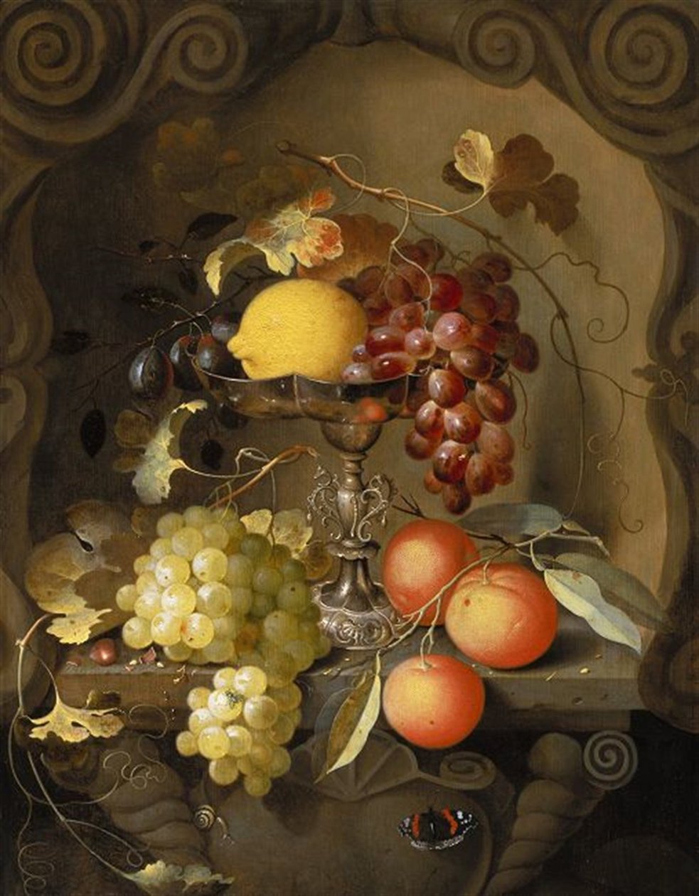 Stilleben av frukt på och runt en tazza, i en nisch av Laurens Craen