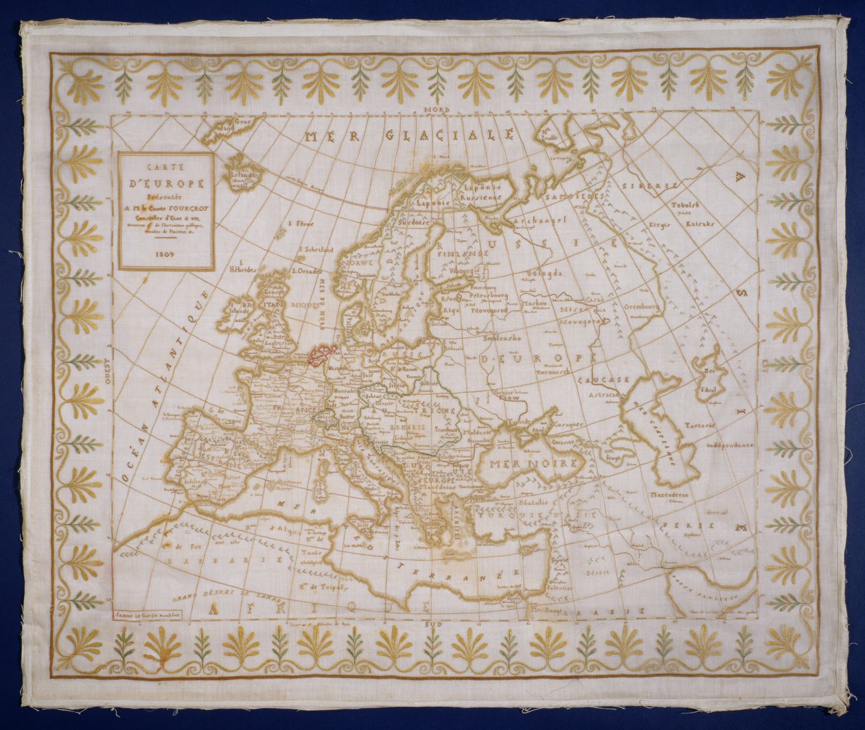 T.143-1938 Sampler med en karta över Europa sydd av Fanny Le Gay, överlämnad till M. le Comte Fourgroy, Frankrike av Le Gay