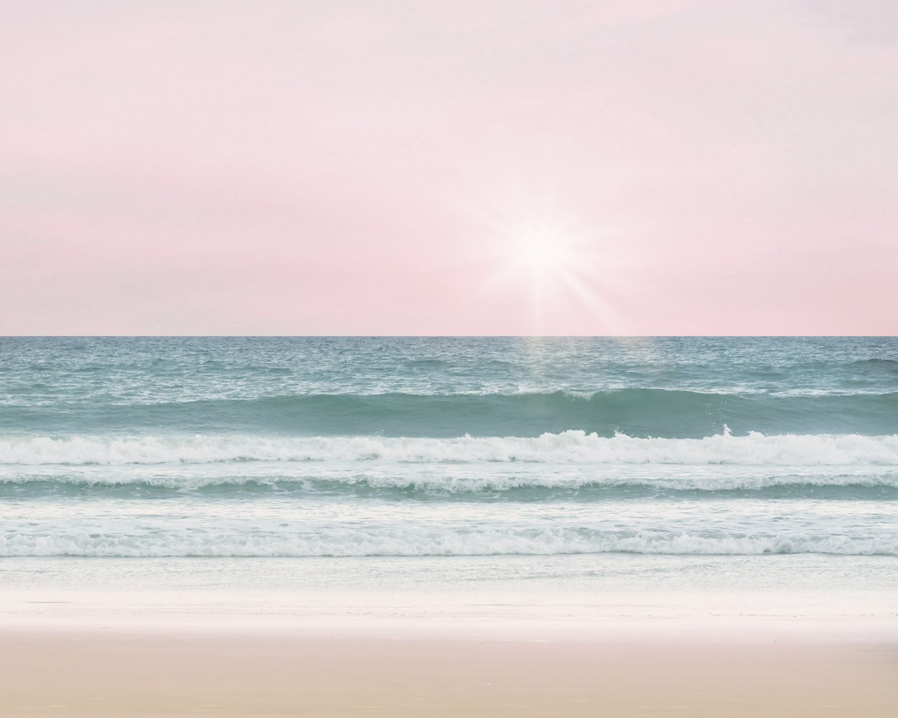 Pink Beach, ca 2017 (fotografi) av Leah Straatsma