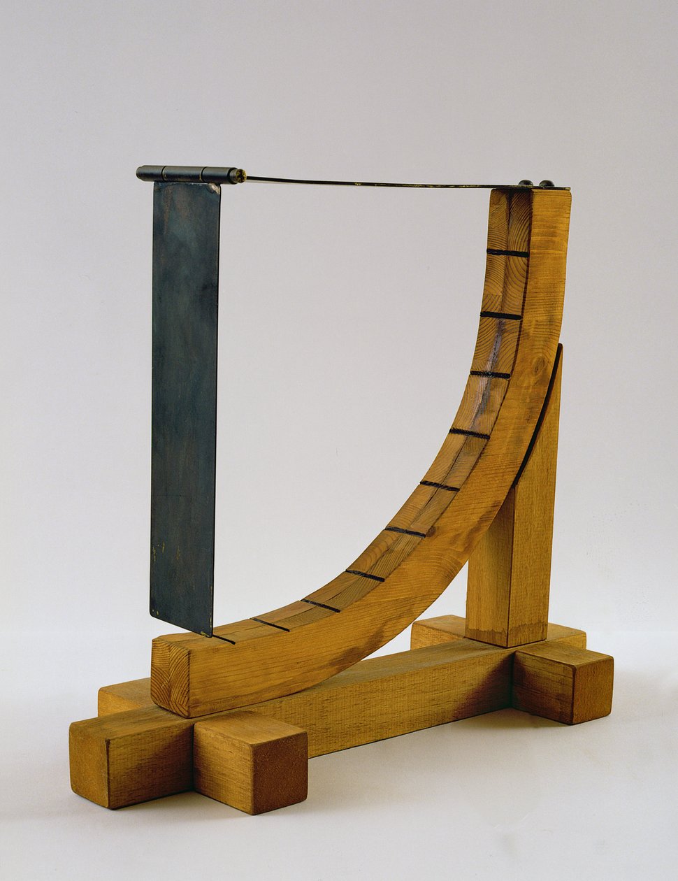 Rekonstruktion av da Vincis konstruktion av en anemometer (trä och metall) av Leonardo da Vinci