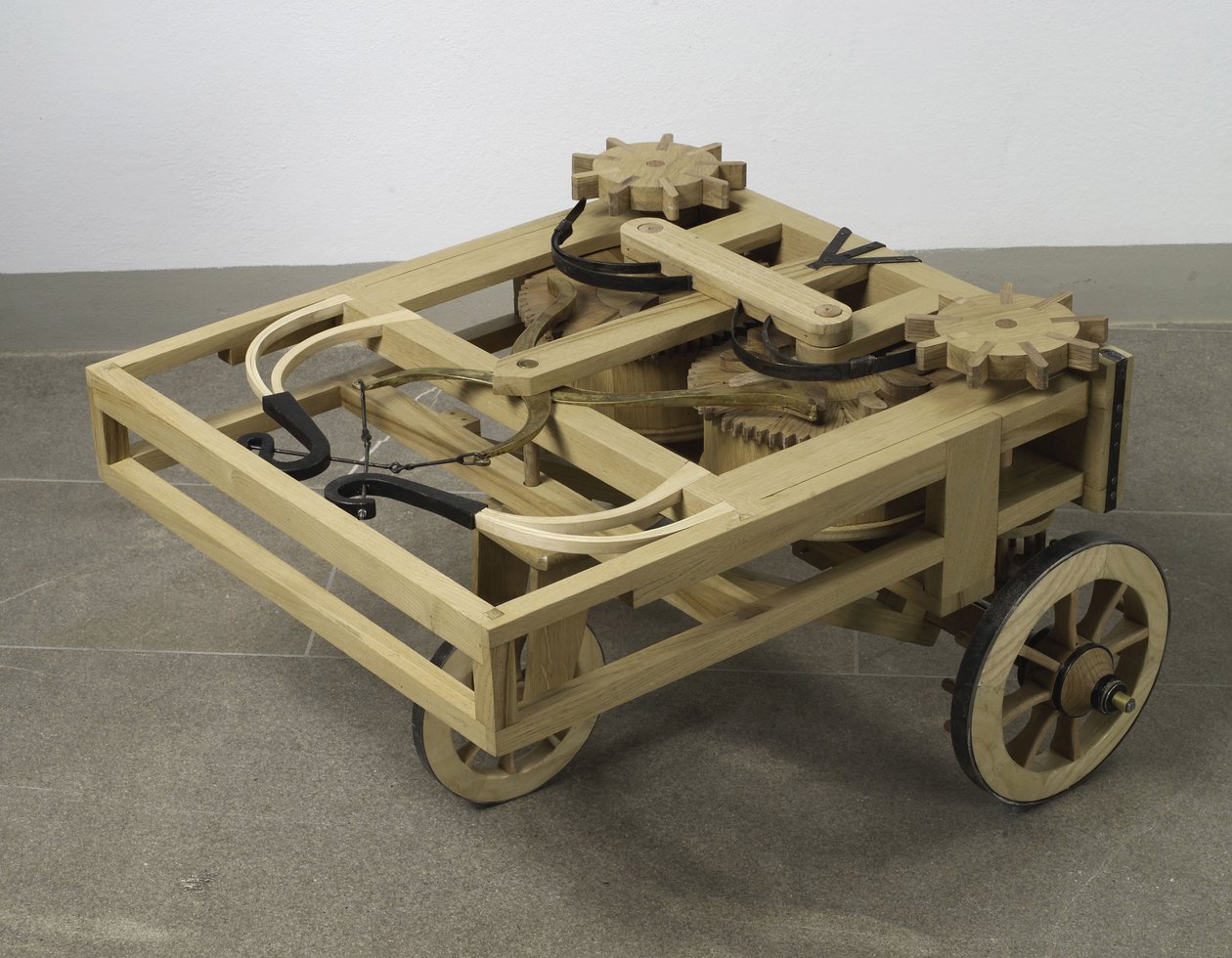 Rekonstruktion av da Vincis design för en bil (trä) av Leonardo da Vinci
