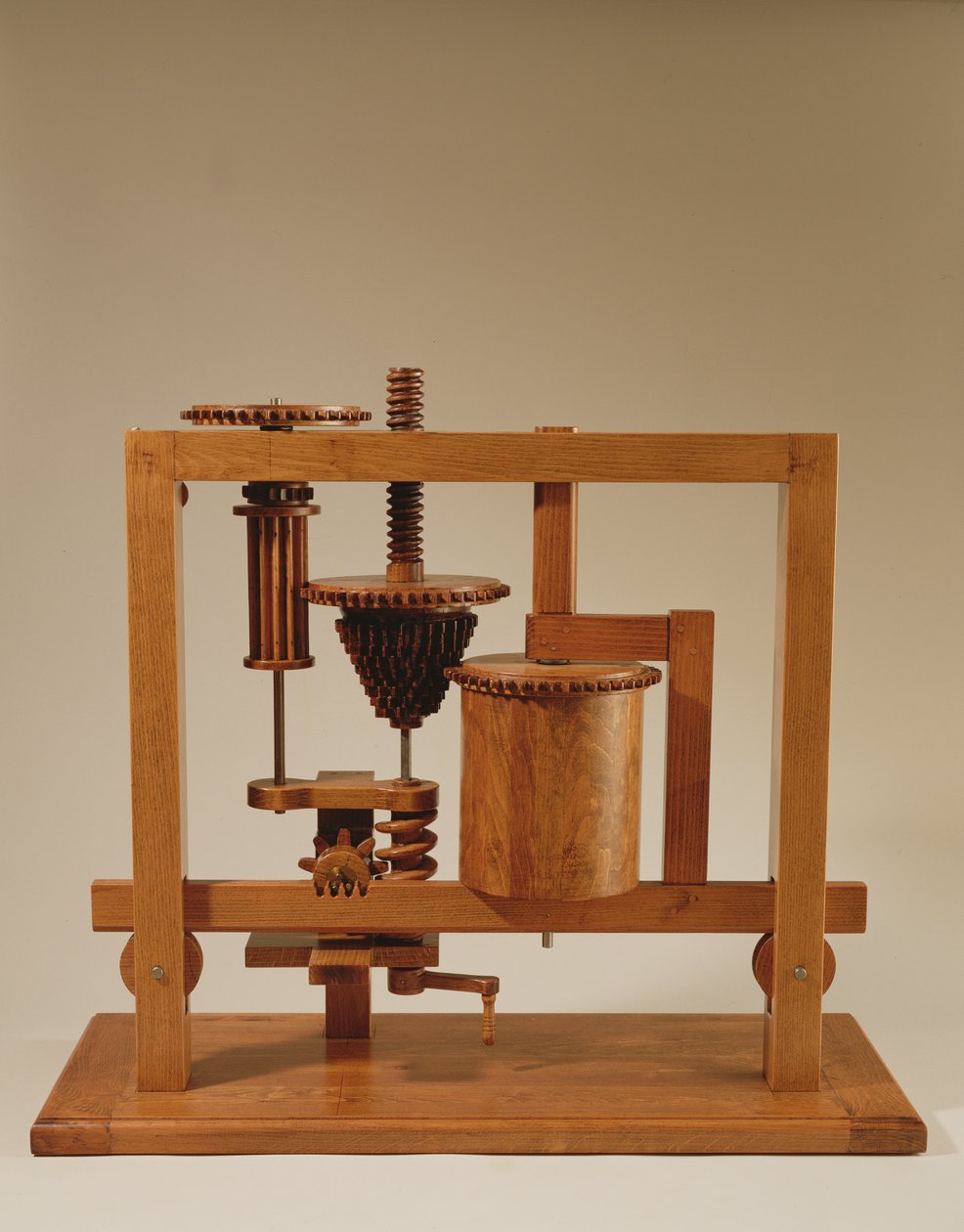 Rekonstruktion av da Vincis design för en stabilisator (trä och metall) av Leonardo da Vinci