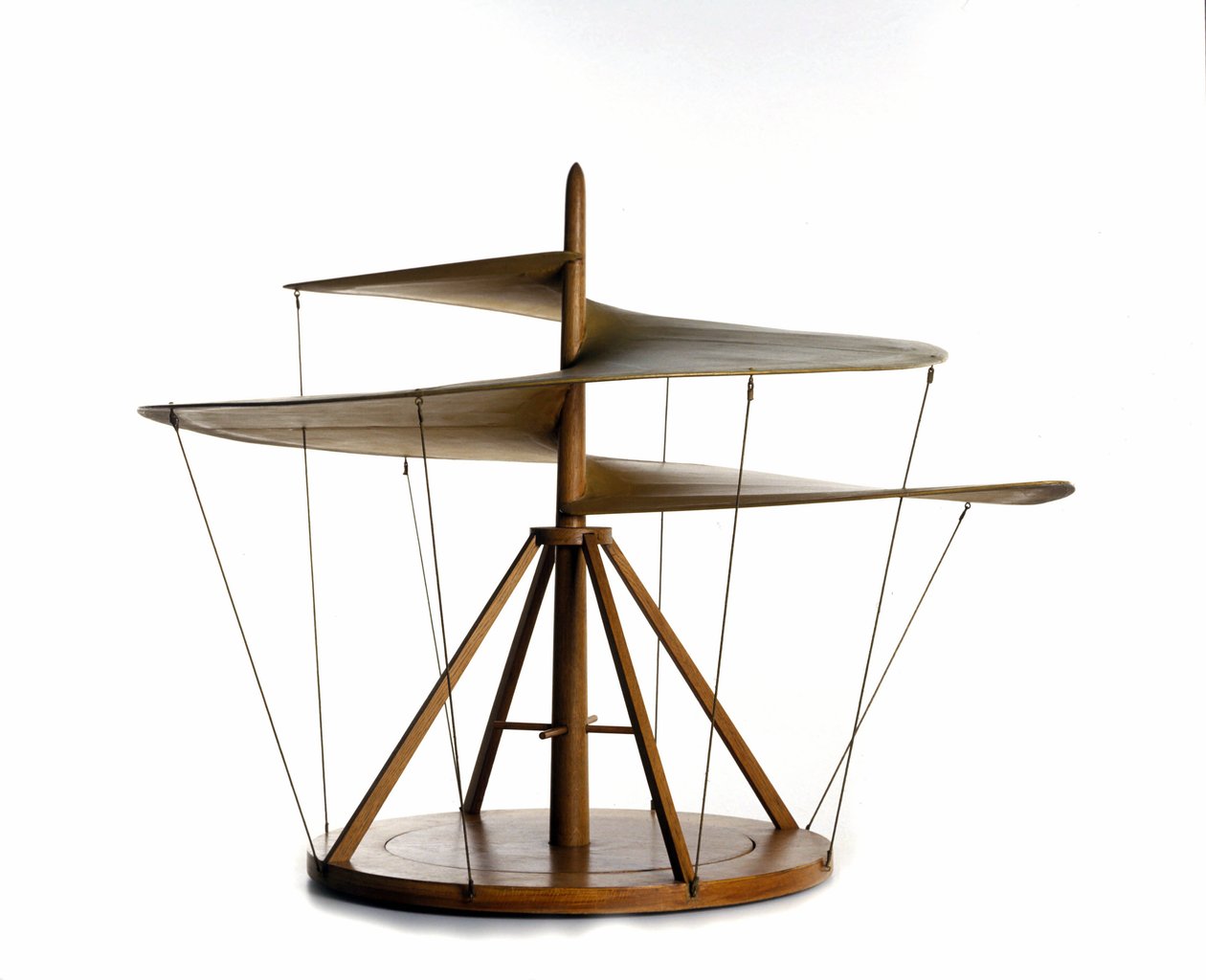 Modell av luftskruven gjord efter ritningen av Leonardo da Vinci (Leonardo da Vinci), flygmaskin, helikopterförfader - Museum of Science and Technology i Leonardo da Vinci, Milano av Leonardo da (after) Vinci