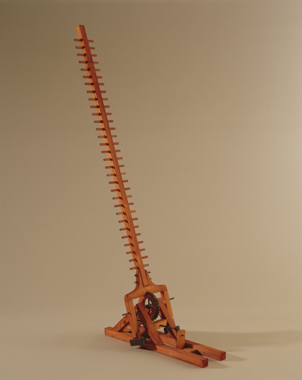 Modellrekonstruktion av da Vincis design för en stege (trä och metall) av Leonardo da Vinci