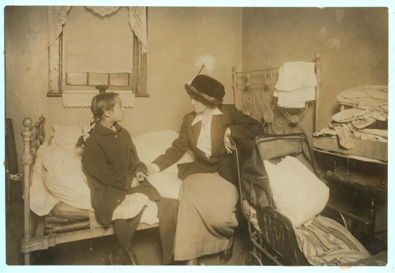Utredare pratar med Ida List, 124 Ridge Street, New York, 16 september 1913 av Lewis Wickes Hine