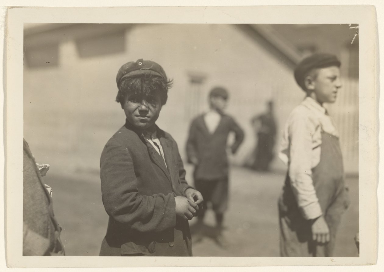 [Joe (José) Mello, Acushnet Mills, New Bedford, Massachusetts] av Lewis W. Hine