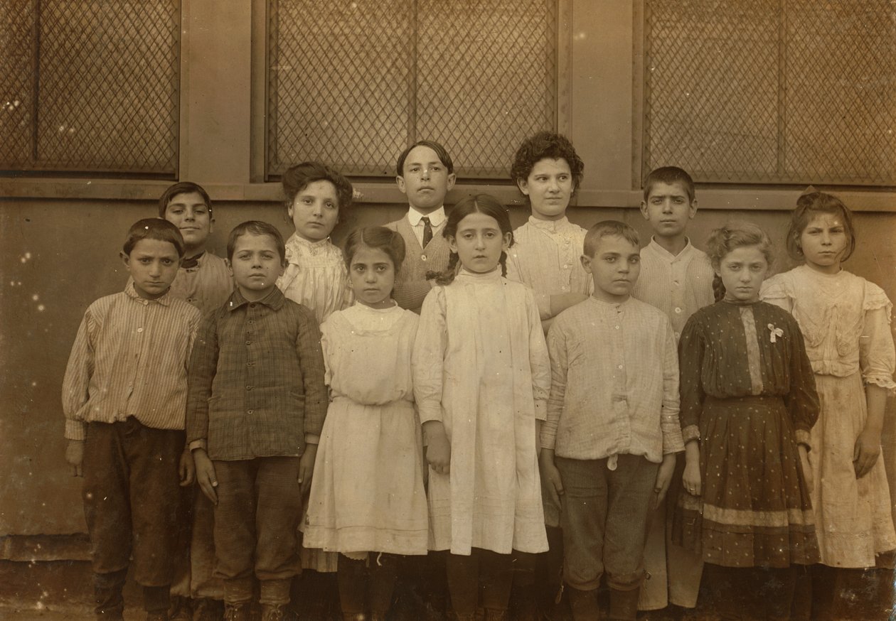 En grupp invandrarbarn på Washington School i Boston, Massachusetts av Lewis Wickes Hine