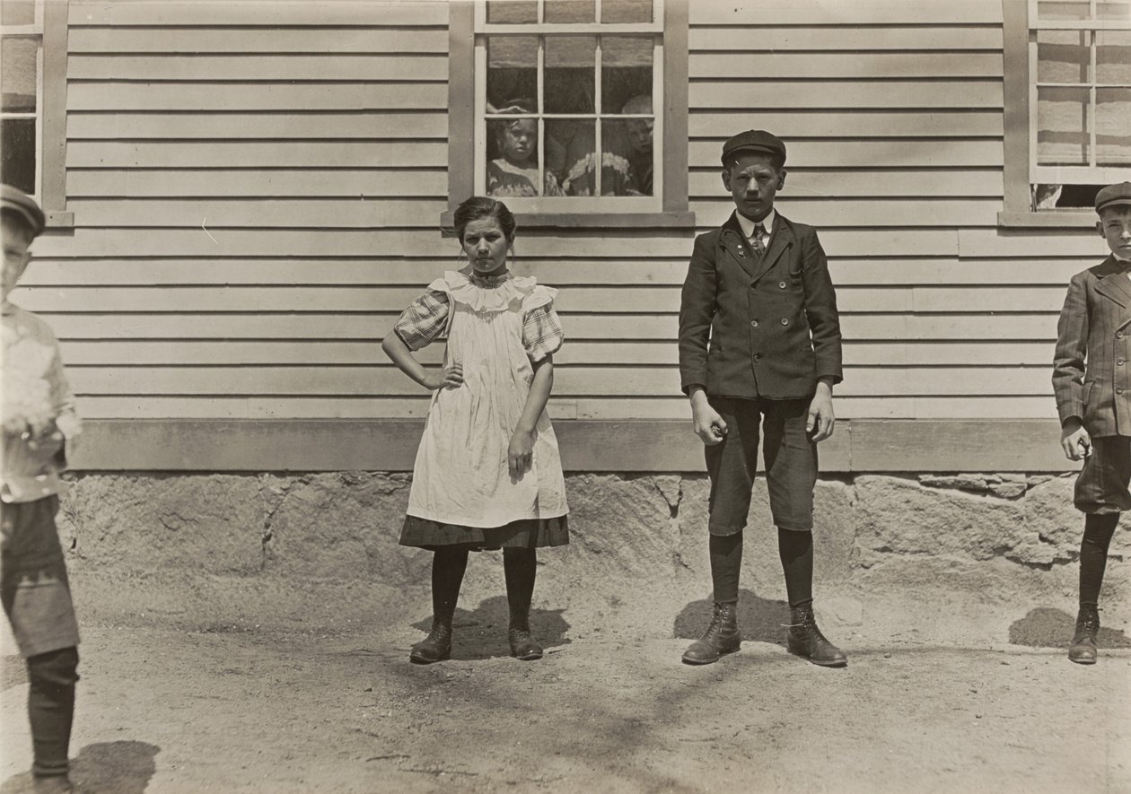 Edward St. Germain och hans syster Delia, kvarnarbetare, Phoenix, Rhode Island, april 1909 av Lewis Wickes Hine