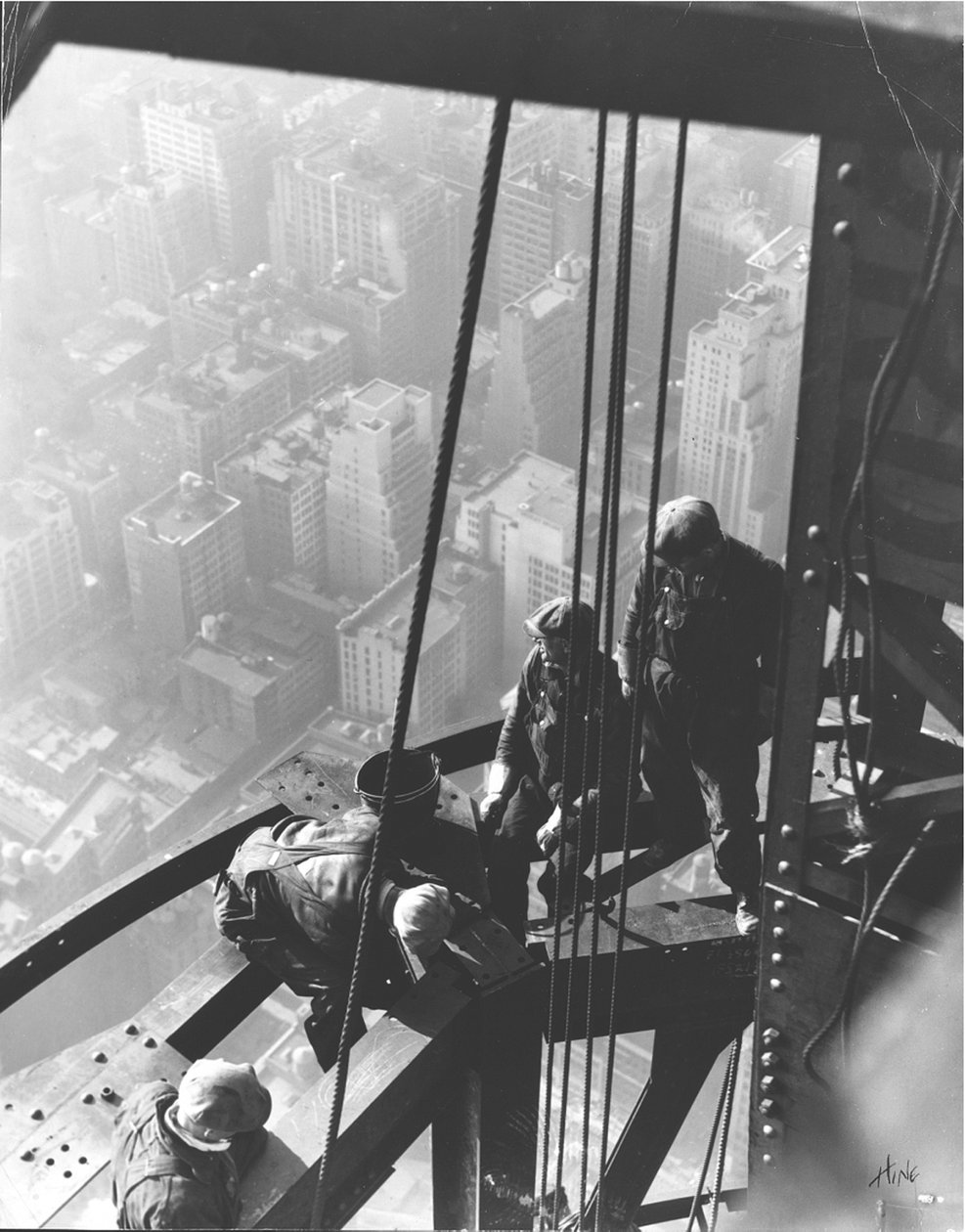 Empire State Building, New York City, ca 1930 av Lewis Wickes Hine