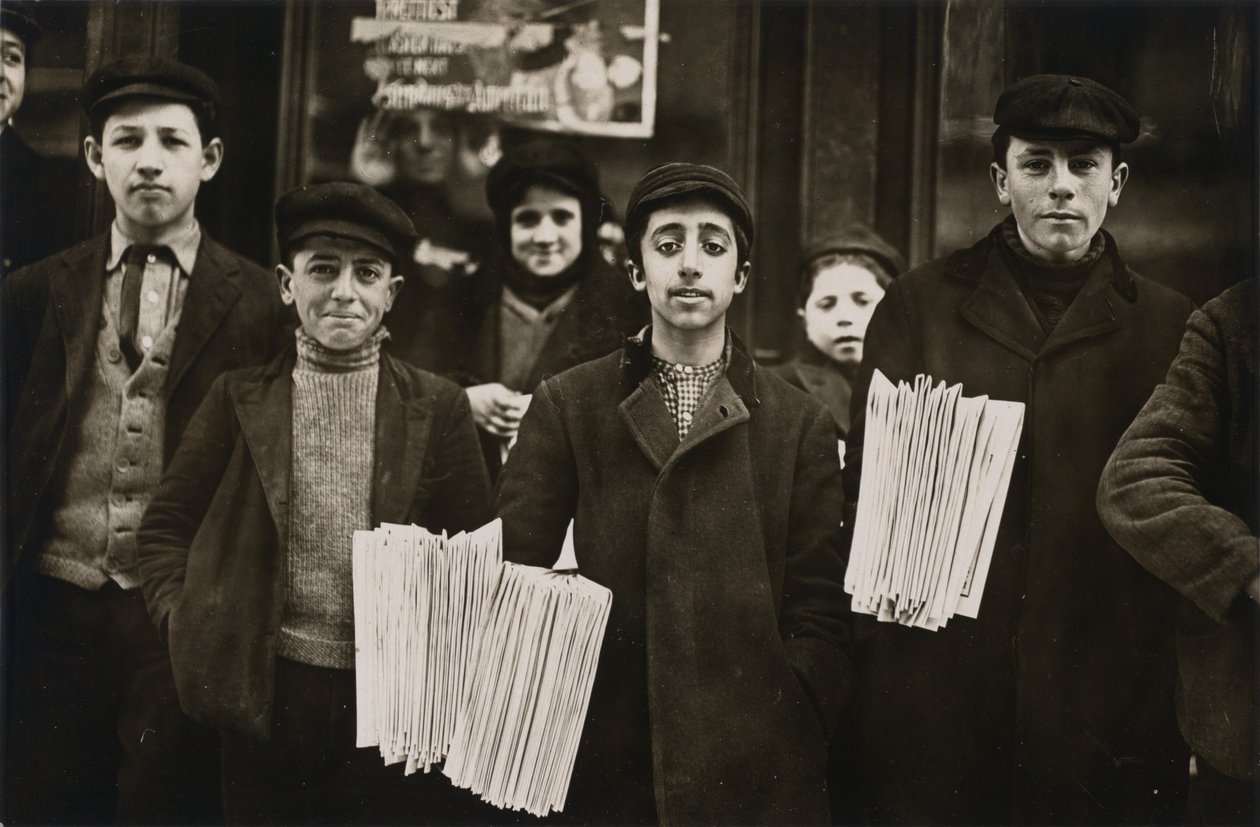 Tidningspojkar från Hartford av Lewis Wickes Hine