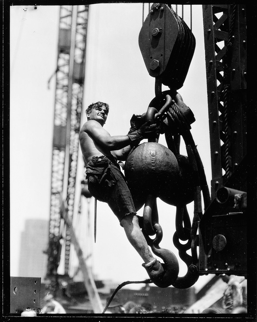 På hissen, Empire State Building, 1931 av Lewis Wickes Hine