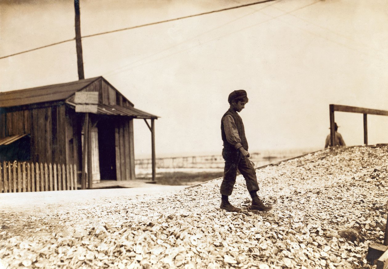 En av de unga ostronshuckarna, Pass Christian, Mississippi, februari 1911 (sepiafoto) av Lewis Wickes Hine