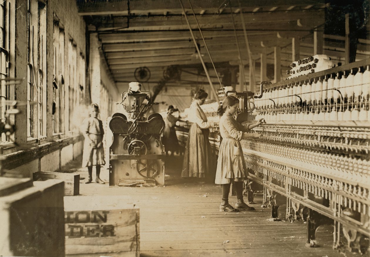 Två unga spinnare i Catawba Cotton Mills, Newton, North Carolina, 1908 av Lewis Wickes Hine