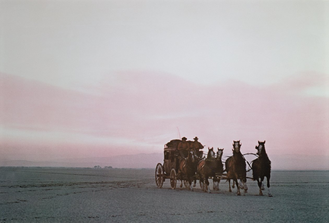 En Wells Fargo diligens på en modern publicitetskörning på Western Plains (foto) av Unbekannt Unbekannt