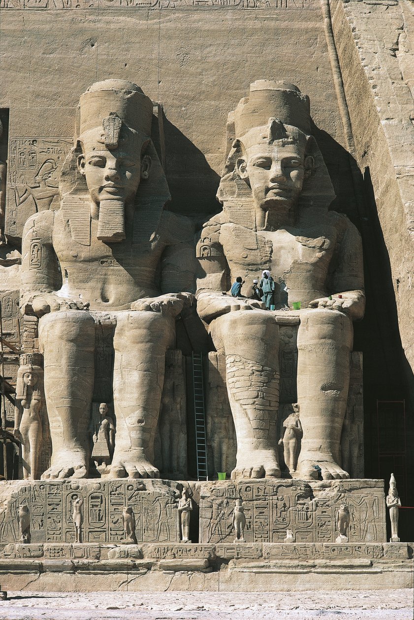 Kolossala sandstensfigurer av tronande Ramses II av Unbekannt Unbekannt
