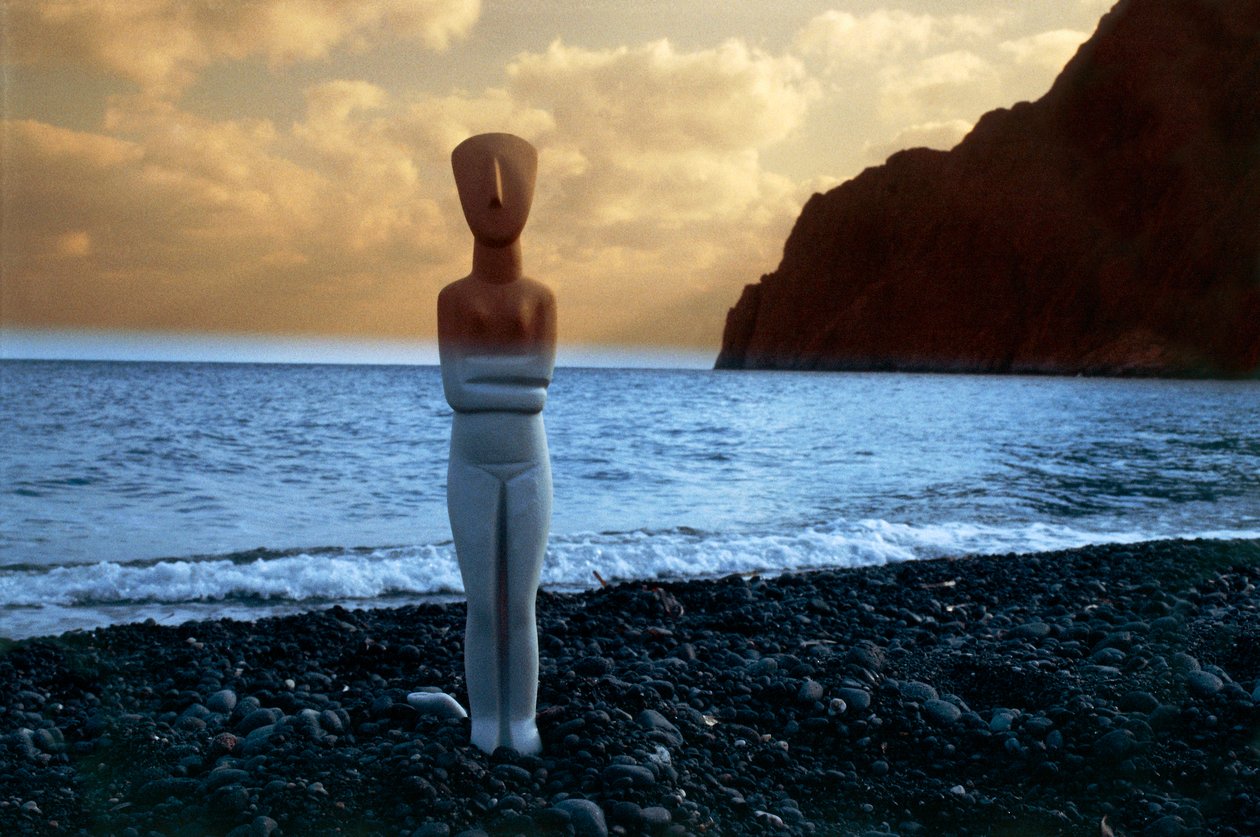 Kykladisk idol på stranden, Kykladerna, Grekland, kykladisk civilisation (foto) av Unbekannt Unbekannt