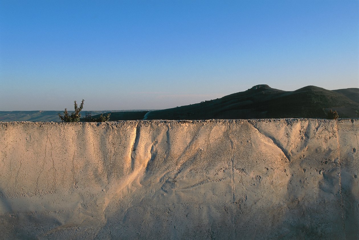 Great Cretto (eller Crack of Burri), av Alberto Burri, Gibellina Sicilien, Italien (foto) av Unbekannt Unbekannt