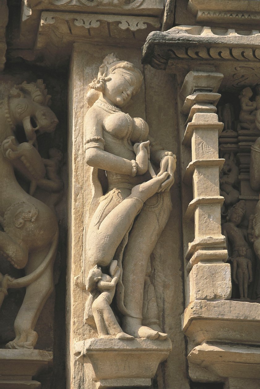 Relief som visar en Surasundari (himmelsk skönhet), Parshvanatha-templet, Khajuraho-gruppen av monument (UNESCO:s världsarvslista av Unbekannt Unbekannt