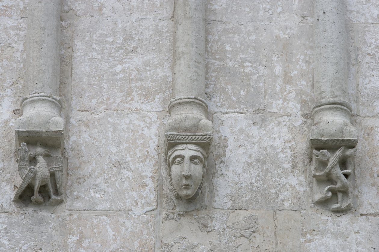 Ryssland, Vladimir, Bogolyubovo. Skulpterade dekorationer av Church of Intercession of Holy Virgin på Nerl River av Unbekannt Unbekannt